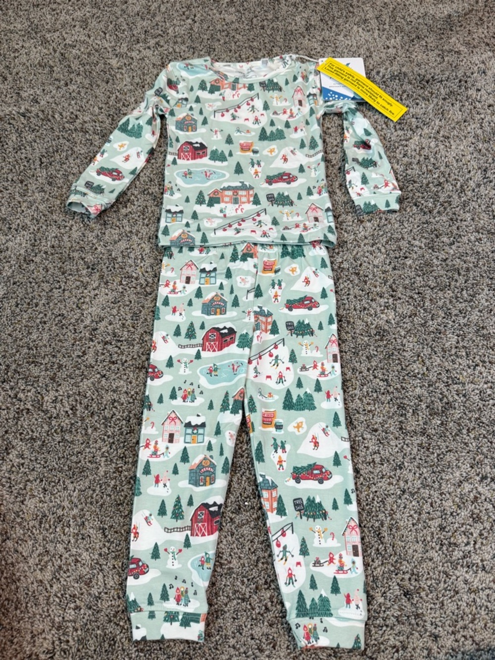 NWT Copper Pearl Two Piece Christmas Bamboo Pajamas - Snowy Slopes. Size 18 M